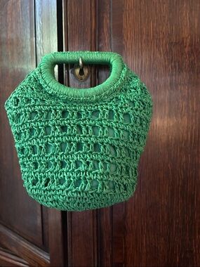 Straw green crocheted bag with cotton lining